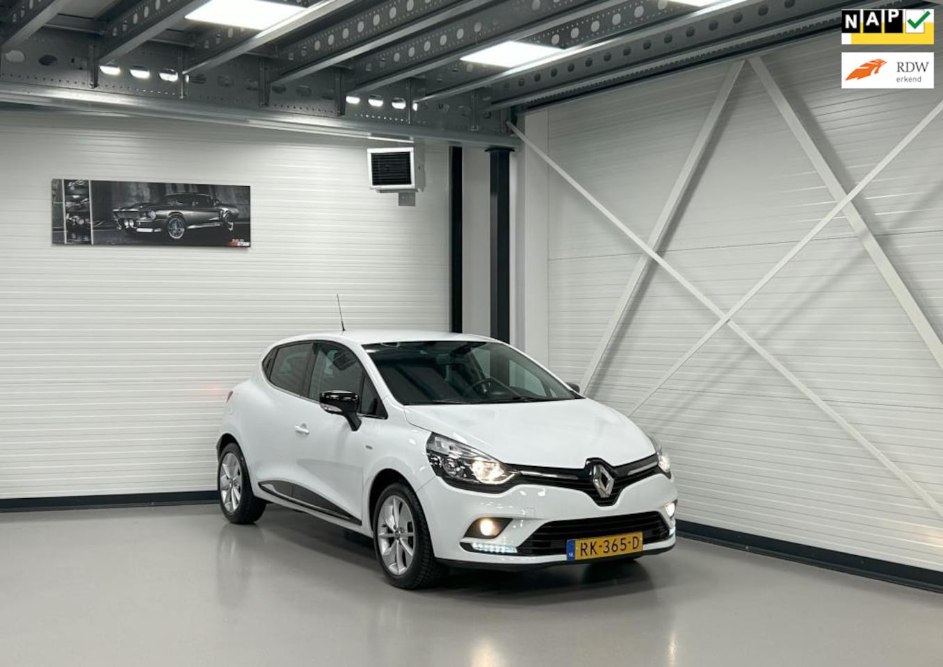 Renault Clio - 0.9 TCe Limited Nav/PDC/Bluetooth/CruiseC/Armsteun/DAB+/LM velgen - AutoWereld.nl