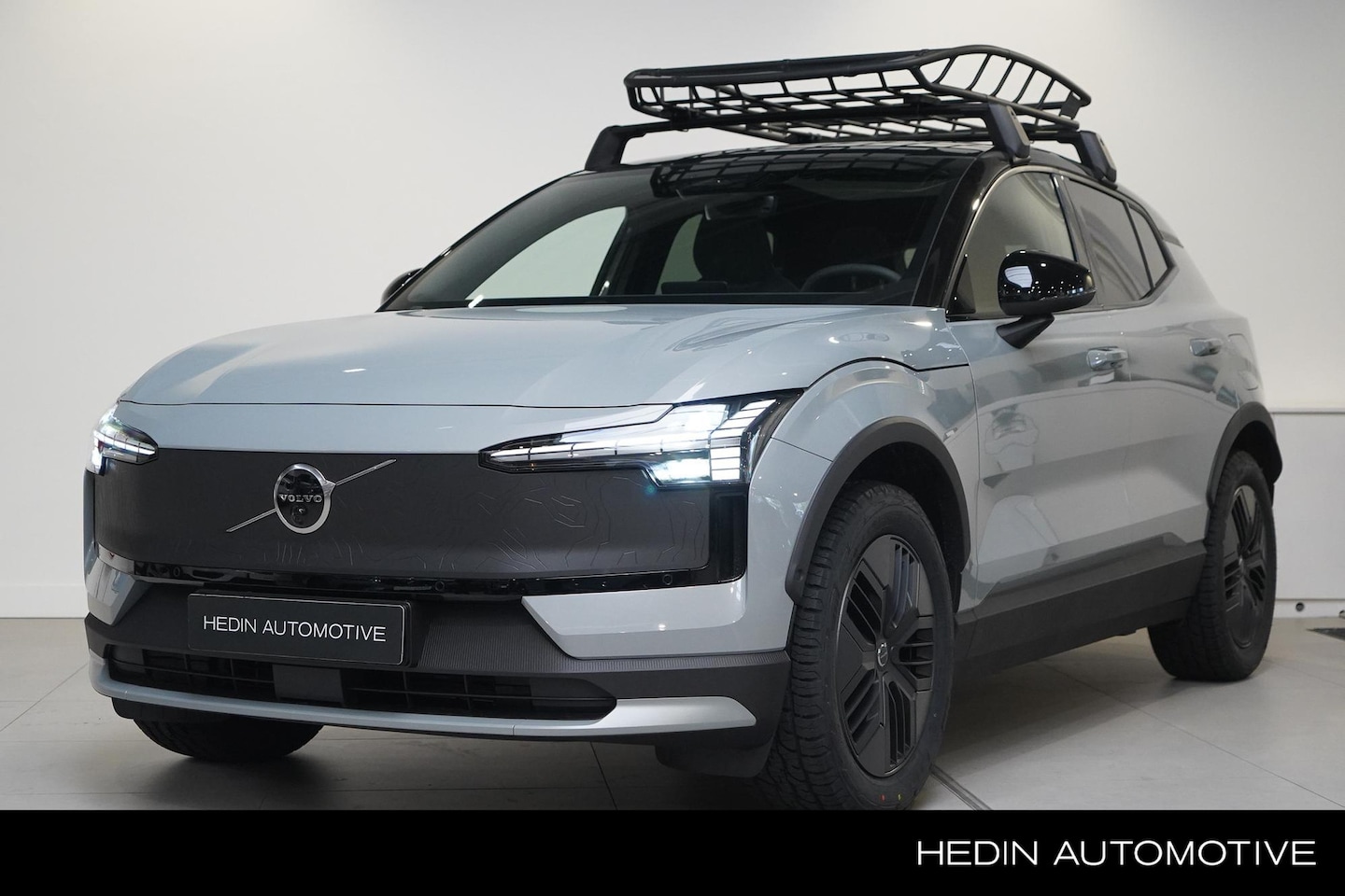 Volvo EX30 Cross Country - Twin Motor Performance Ultra 69 kWh | Uit Voorraad Leverbaar | Pine Interior | Panoramadak - AutoWereld.nl