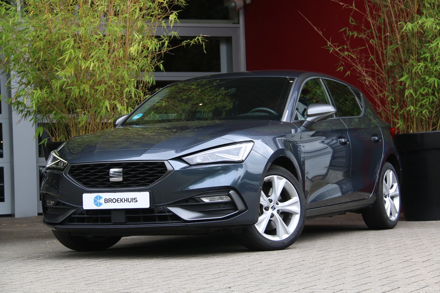 SEAT Leon - 1.4 TSI eHybrid PHEV FR | Achteruitrijcamera | Apple Carplay/Android Auto|telefoonintegrat - AutoWereld.nl