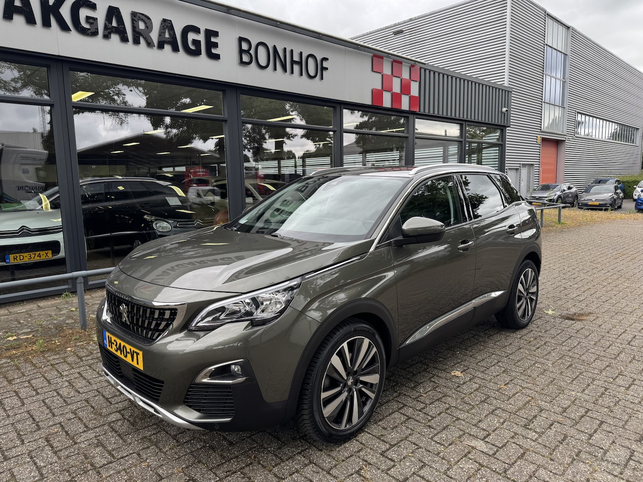 Peugeot 3008 - 1.2 PureTech Blue Lease Premium Avantage AUTOMAAT-CAMERA - AutoWereld.nl