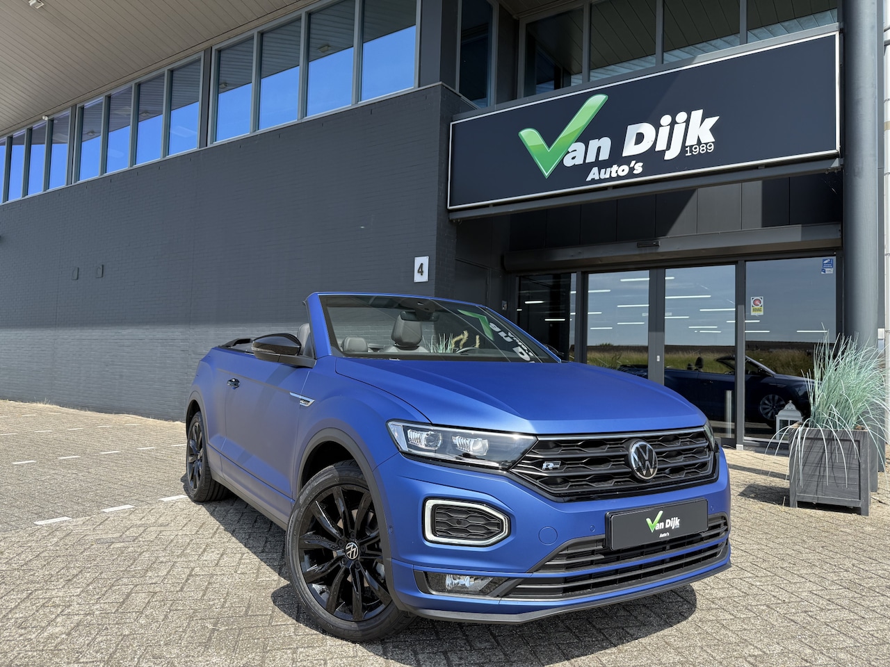 Volkswagen T-Roc Cabrio - 1.5 TSI R-Line Edition Blue 510/800 - AutoWereld.nl
