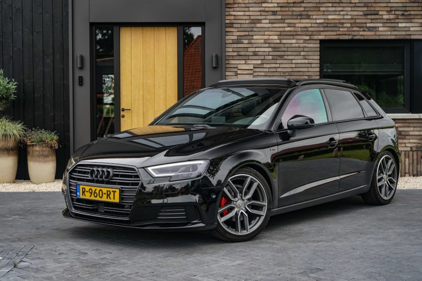 Audi A3 Sportback - 1.4 TFSI Sport S-Line DSG/Panorama/Black-optic - AutoWereld.nl