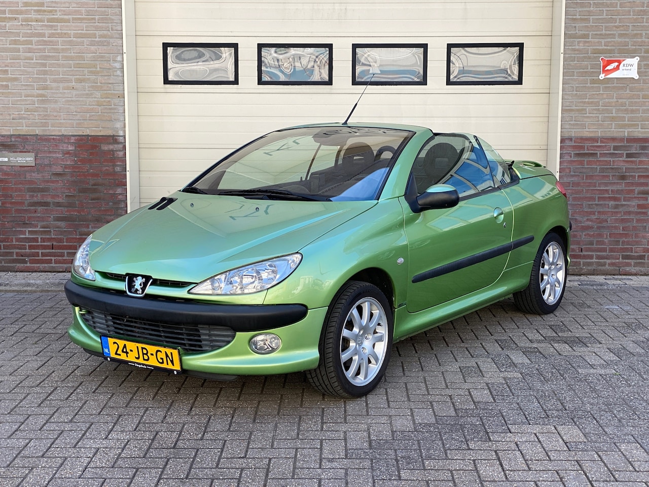 Peugeot 206 CC - 2.0-16V Airco | Clima | APK 05-2026 - AutoWereld.nl