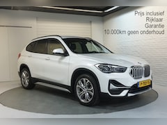 BMW X1 - sDrive20i Automaat | Panorama | Trekhaak | Head Up