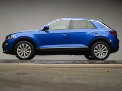 Volkswagen T-Roc - 1.5 TSI Sport (APPLE CARPLAY, NAVI, LED, XENON, DIGITALE DASH, STOELVERWARMING, PDC, CRUIS