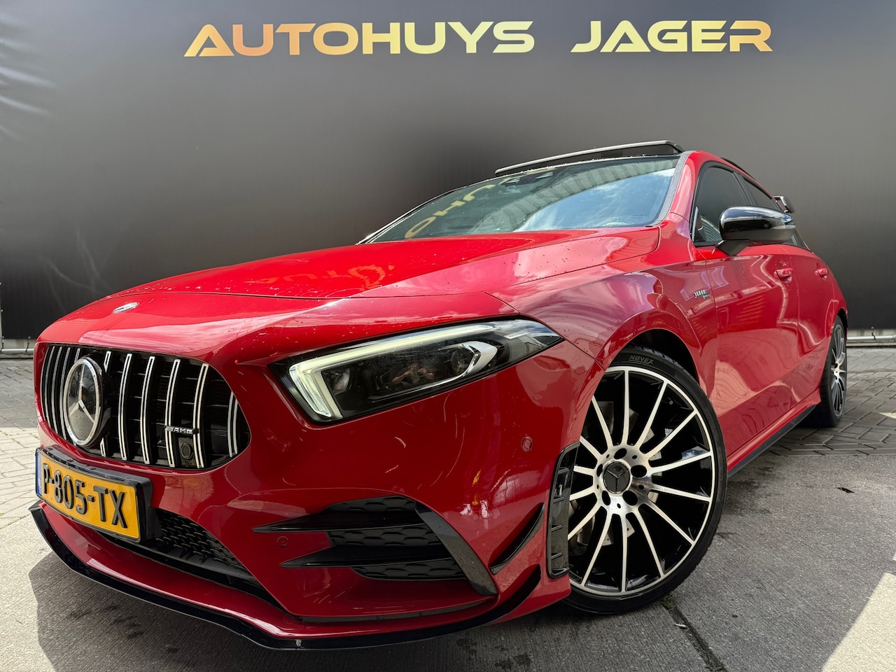 Mercedes-Benz A-klasse - AMG 35 4MATIC Edition 1|Pano|Burmester|Milltek|Sfeer|Hemelverlichting - AutoWereld.nl