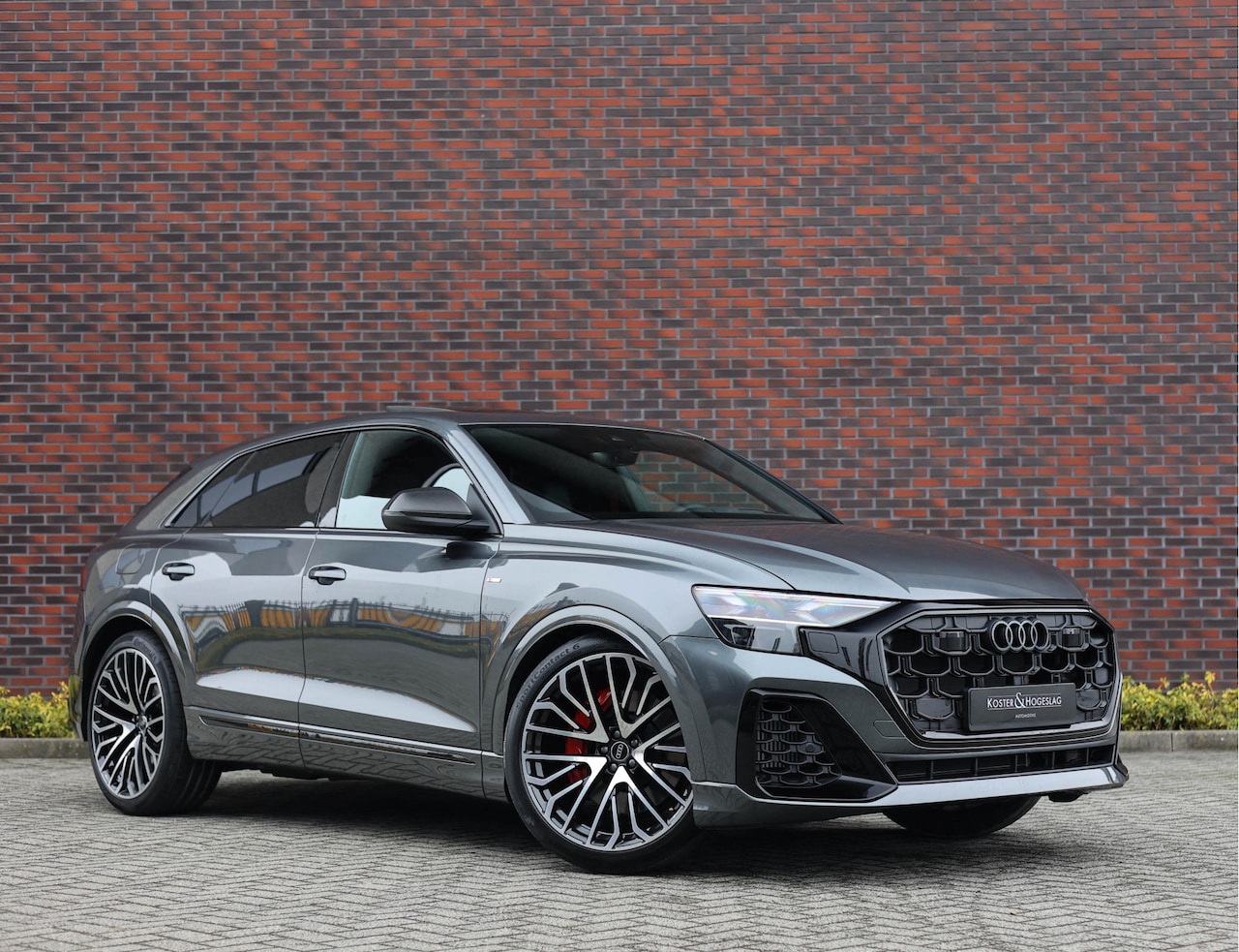 Audi Q8 - 60 TFSIe Quattro *B&O advanced*Vierwielsturing*Trekhaak*Massage* - AutoWereld.nl