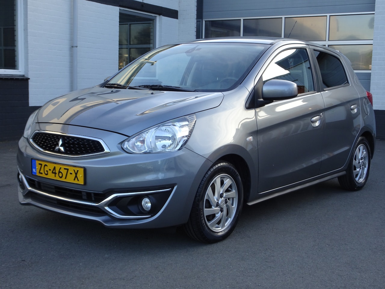Mitsubishi Space Star - 1.0 Active Airco, navigatie, licht metalen velgen, parkeersensoren, dagrijverlichting, enz - AutoWereld.nl
