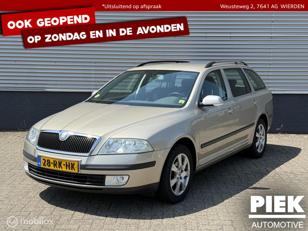 Skoda Octavia Combi - 2.0 FSI Ambiente TREKHAAK - AutoWereld.nl