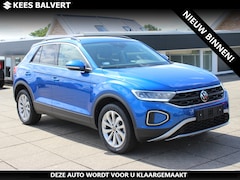 Volkswagen T-Roc - 1.5 TSI Life Edition DSG Automaat | PDC | Keyless |