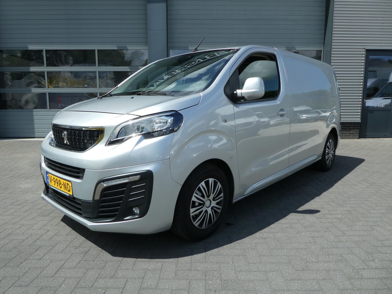 Peugeot Expert - 226S 1.6 BlueHDI 115 Premium airco navigatie - AutoWereld.nl