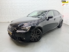 Lexus IS - 300h Edition LEER KEYLESS PDC NAVI NAP