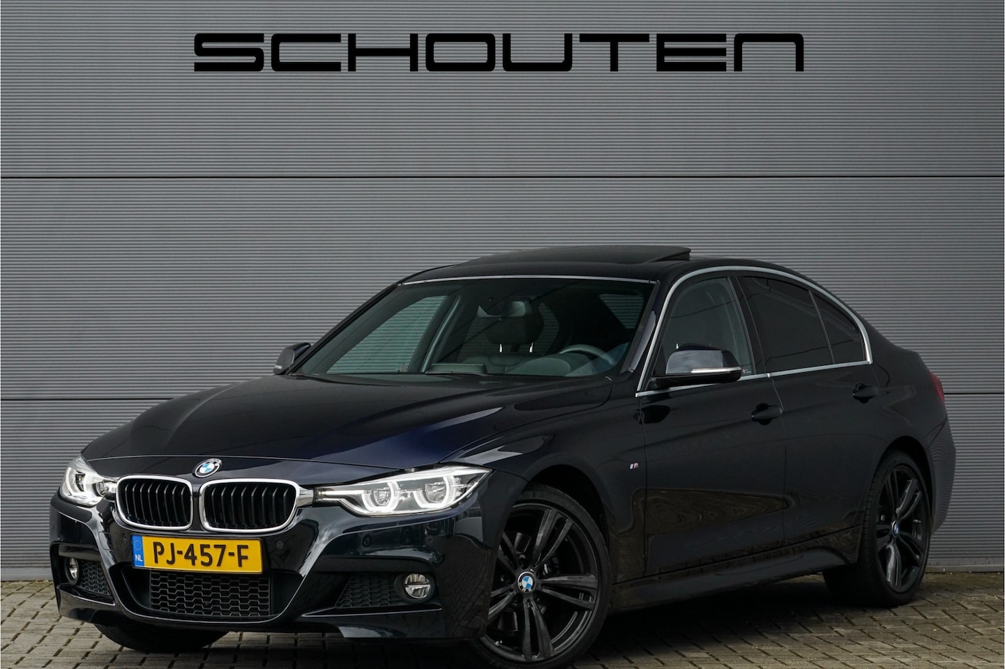 BMW 3-serie - 330i xDrive High Ex M-Sport Individual Schuifdak Navi Pro 18" - AutoWereld.nl