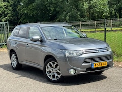 Mitsubishi Outlander - 2.0 PHEV Instyle /Xenon/Pano/Airco/Trekhaak/