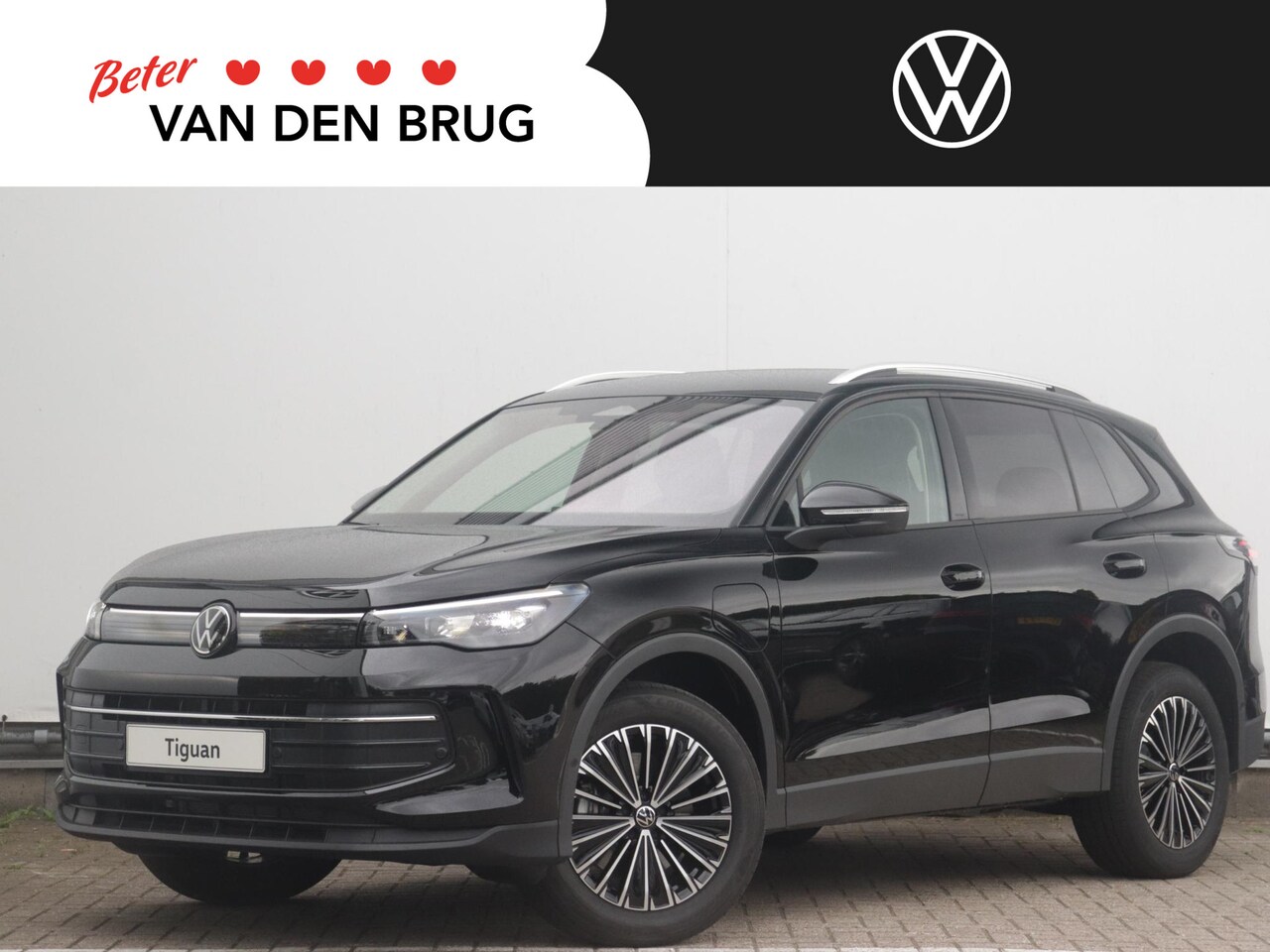 Volkswagen Tiguan - 1.5 eHybrid Life Edition | Trekhaak | Stuur- & Stoelverwarming V&A | Side Assist | Camera - AutoWereld.nl