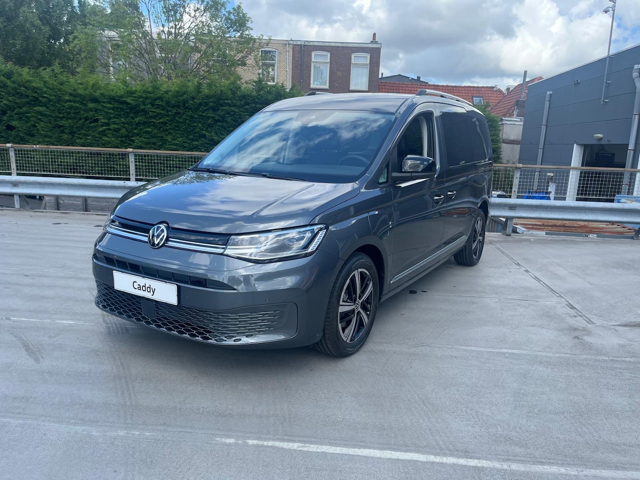 Volkswagen Caddy Maxi - | Hybride Style | Navigatie | Softclose | Autom. inparkeren - AutoWereld.nl