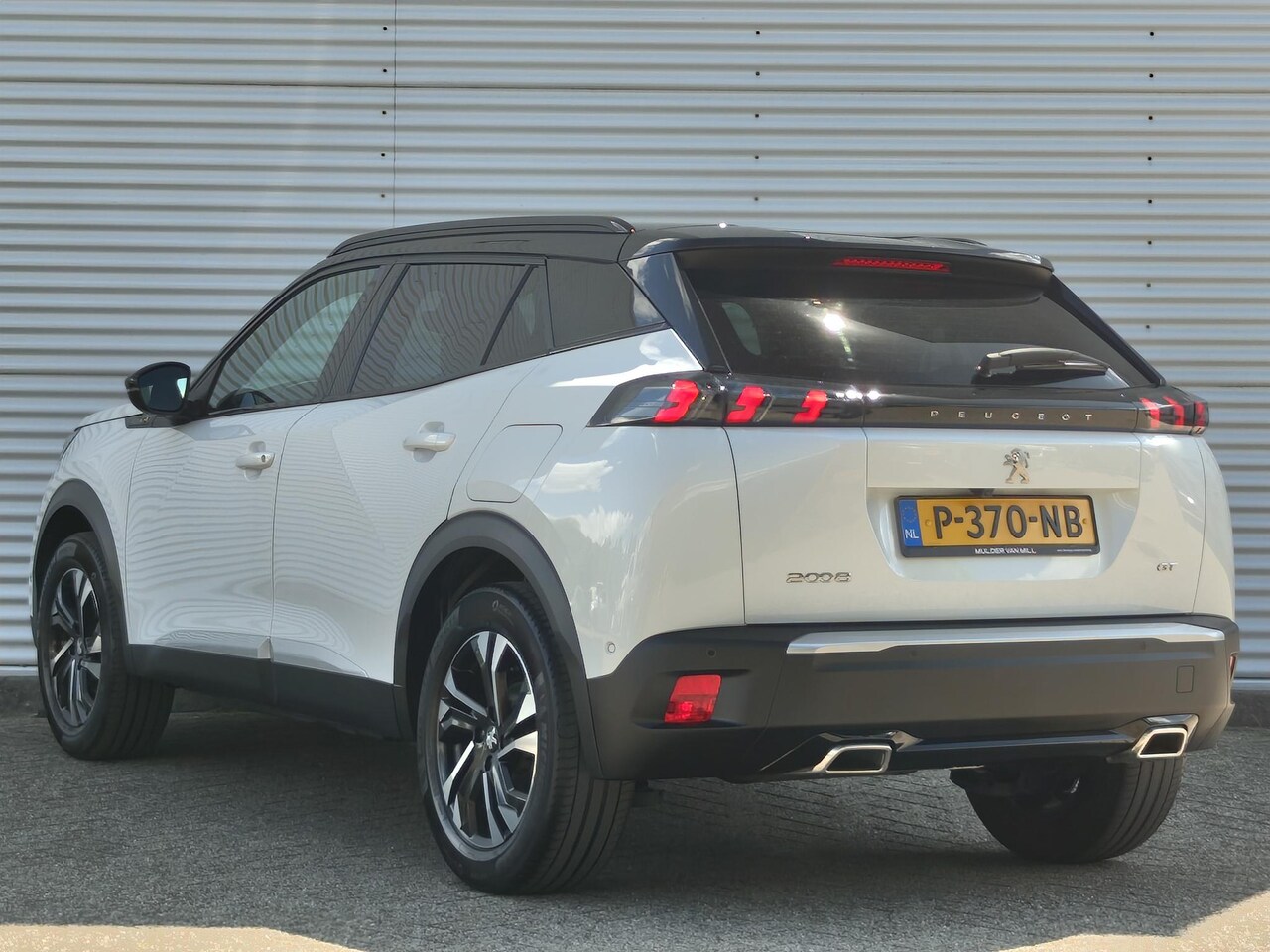 Peugeot 2008 - GT 1.2 Turbo 130pk EAT8 | FOCAL PREMIUM AUDIO | SCHUIF/KANTELDAK | NAVI | STOELVERW. | CAM - AutoWereld.nl