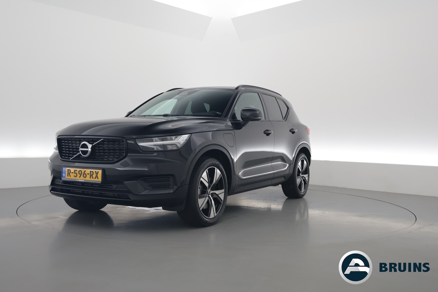 Volvo XC40 - 1.5 T5 Recharge R-Design | Trekhaak | ACC | Camera | stoel + stuurverw. | - AutoWereld.nl