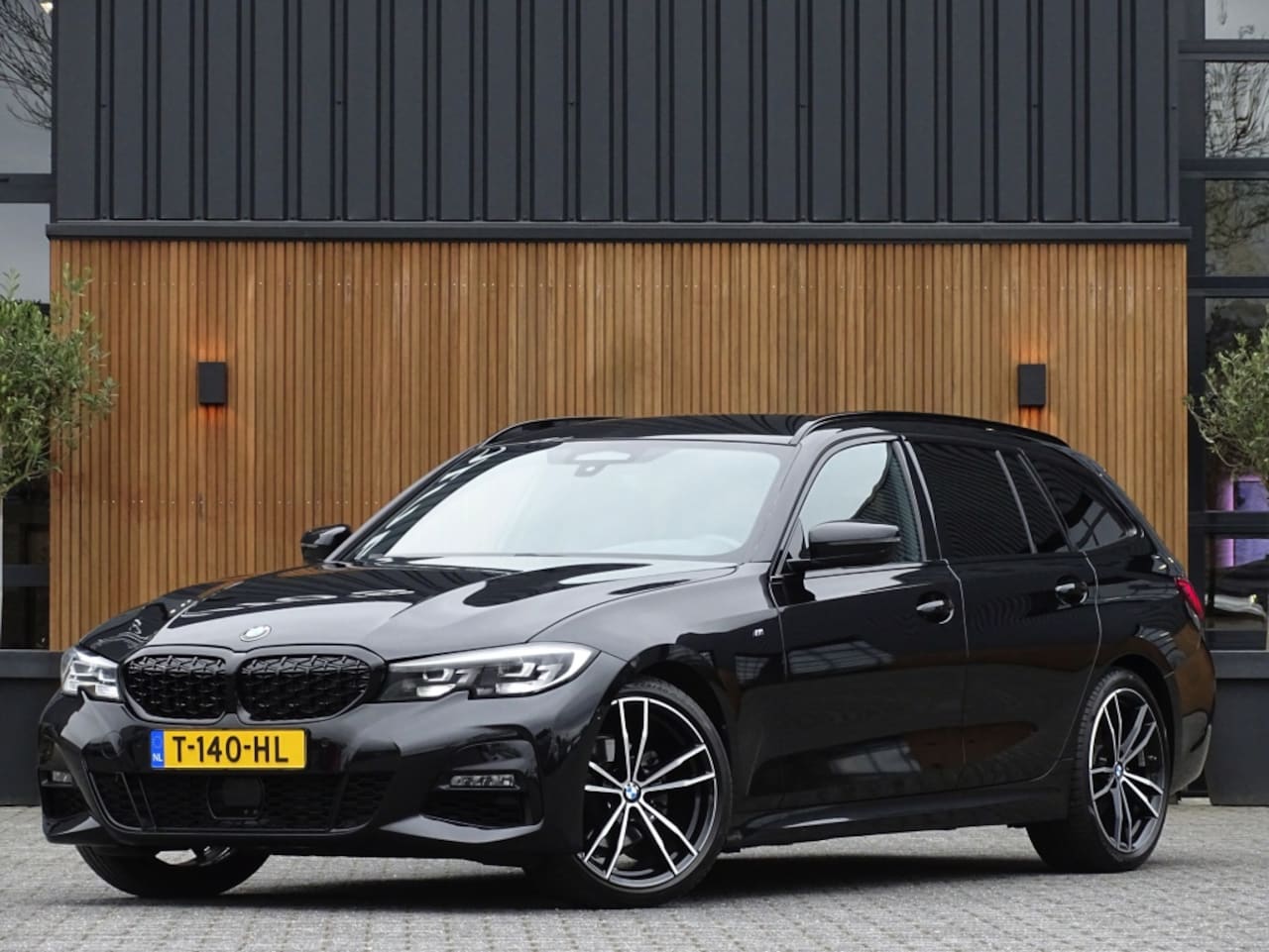 BMW 3-serie Touring - 320d xD. High Ex. Ed / M-sport / 2020 / LED - AutoWereld.nl