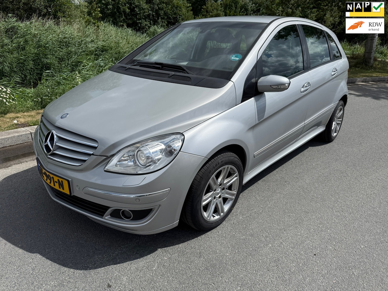 Mercedes-Benz B-klasse - 200 AUTOMAAT/XENON/PDC/STOEVERWARMING/NIEUWE AUTOMAATBAK/DEALER ONDERHOUDEN/NIEUWE APK/INR - AutoWereld.nl