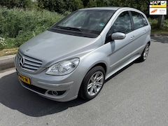 Mercedes-Benz B-klasse - 200 AUTOMAAT/XENON/PDC/STOEVERWARMING/NIEUWE AUTOMAATBAK/DEALER ONDERHOUDEN/NIEUWE APK/INR