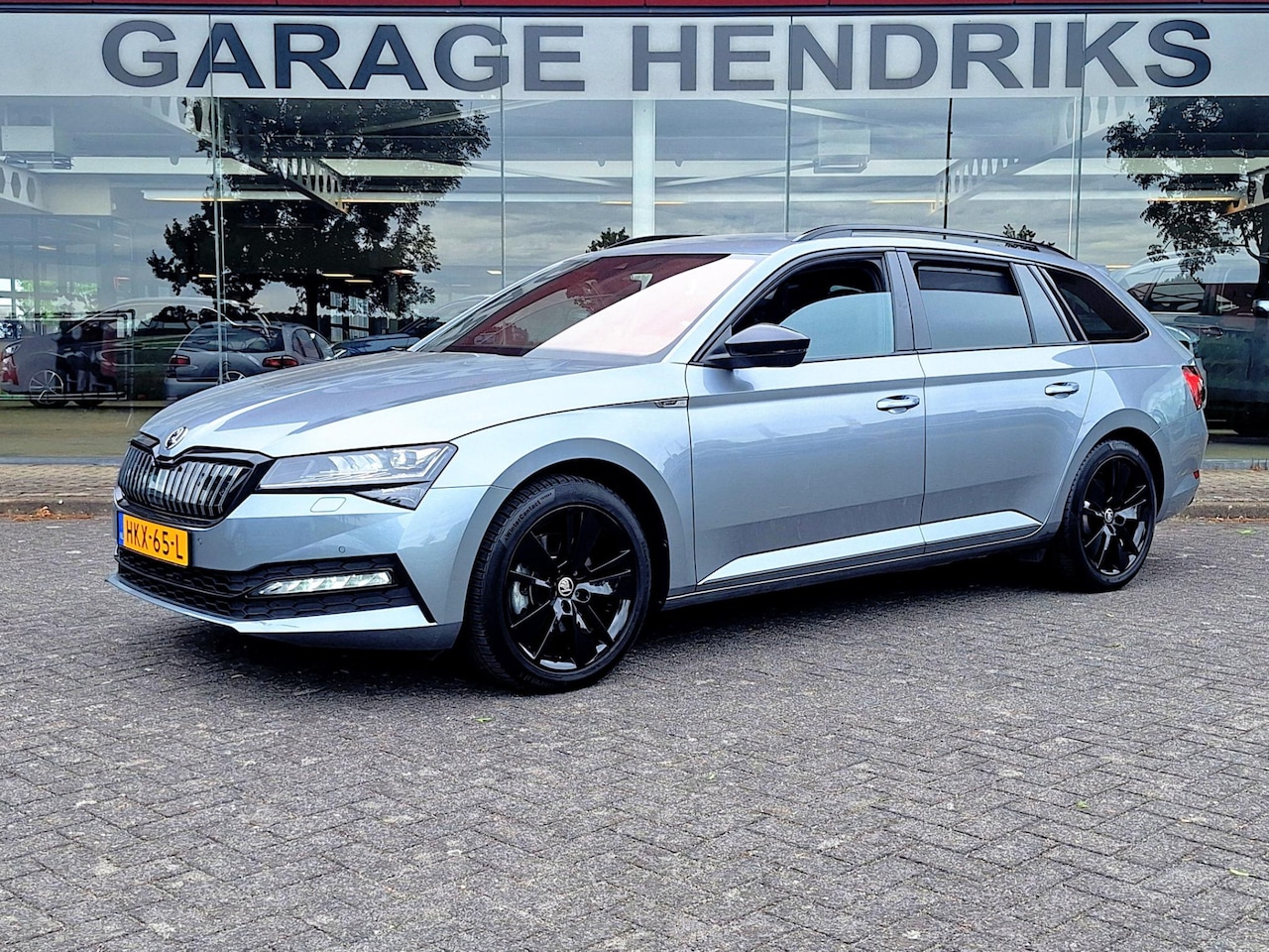 Skoda Superb Combi - 1.4 TSI phev iV Sportline Business Automaat | Full LED | Memory Seat | Trekhaak 1600kg | S - AutoWereld.nl
