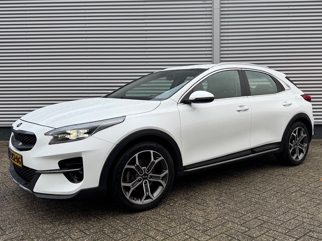 Kia XCeed - 1.0T 120pk DynamicLine | Climate control | Navigatie | 18" Lm velgen | Camera | Cruise con - AutoWereld.nl