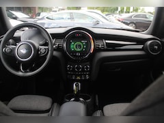 MINI Mini-Electric - Essential 33 kWh / Camera / Navigatie / 17'' / Half leder / Keyless / Virtual Cockpit / St