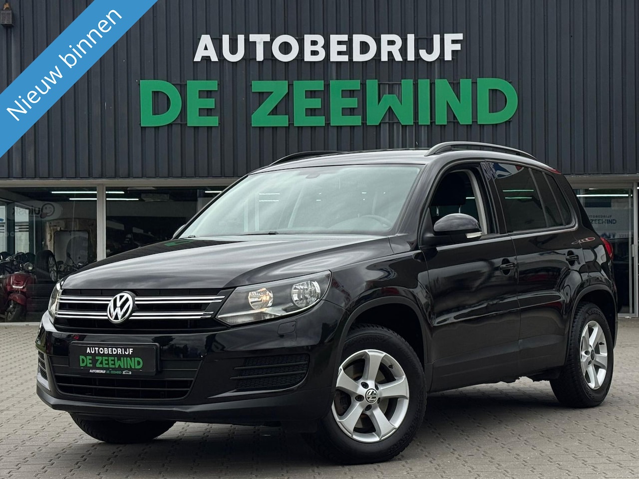 Volkswagen Tiguan - 1.4 TSI Trand&Fun|apple carplay|nieuw APK - AutoWereld.nl