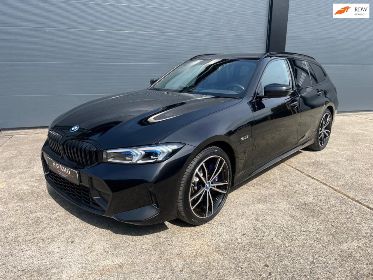 BMW 3-serie Touring - 330e M Pakket / Head-up / Panoramadak / Memory stoelen / LED - AutoWereld.nl