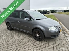 Volkswagen Touran - 1.6-16V FSI Business