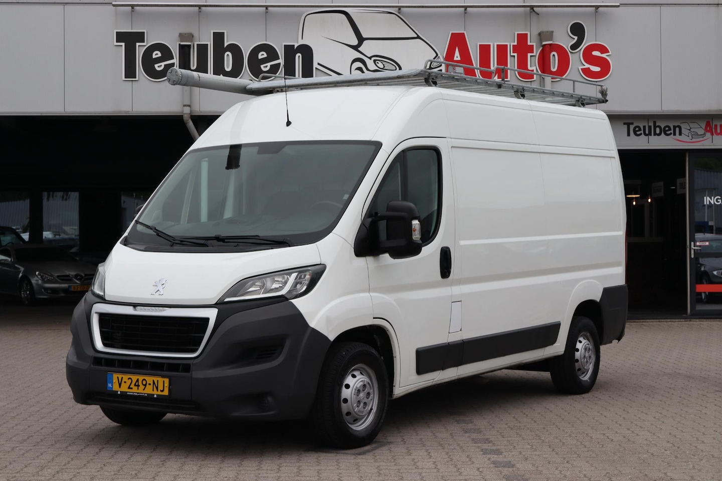 Peugeot Boxer - 330 2.2 HDI L2H2 XR Airco, Bijrijdersbank, Trekhaak, Imperiaal, Cruise control, Elektrisch - AutoWereld.nl