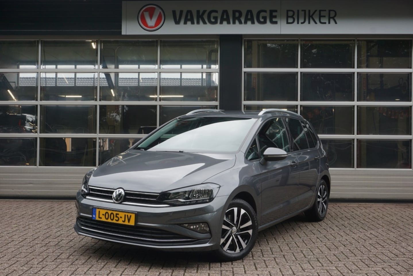 Volkswagen Golf Sportsvan - 1.5 TSI ACT Comfortline Trekhaak/Navi! - AutoWereld.nl
