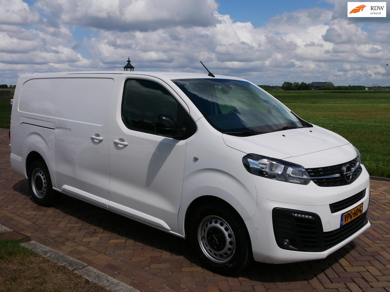 Opel Vivaro - 2.0 CDTI L3H1 Edition 106kW AC ** 8499 EX BTW ** - AutoWereld.nl