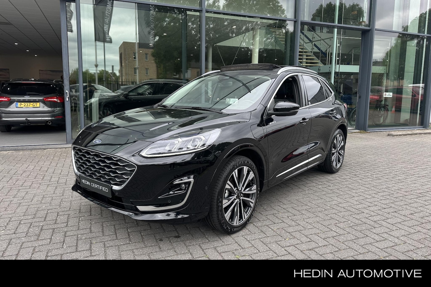 Ford Kuga - 2.5 PHEV Vignale | Driver Assistance | Winter Pack | Elektrisch inklapbare trekhaak | Pano - AutoWereld.nl