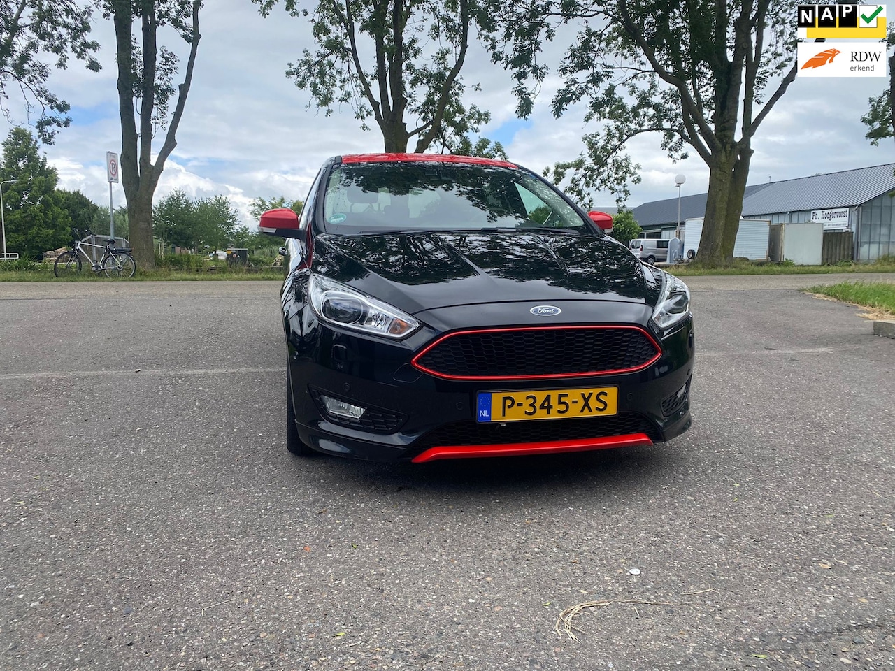 Ford Focus - 1.5 Red EDITION STOEL&STUUR VERWARMING ACHTERCAMERA - AutoWereld.nl