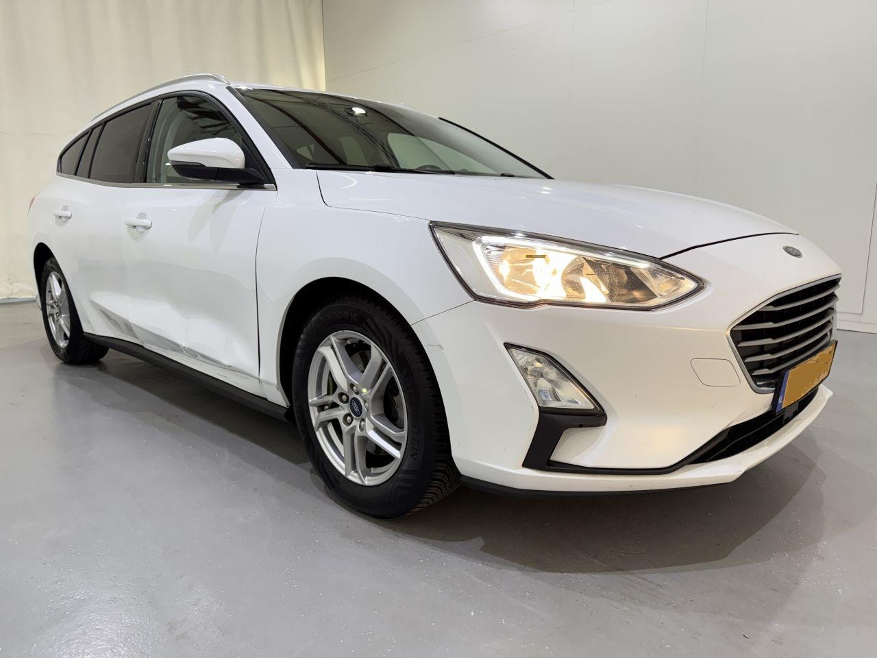 Ford Focus Wagon - 1.0 EcoBoost Trend Edition 1.0 EcoBoost Trend Edition - AutoWereld.nl