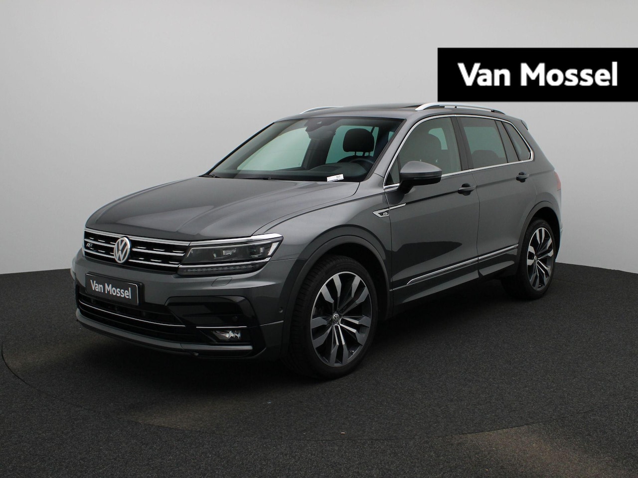 Volkswagen Tiguan - 2.0 TSI 4Motion Highline Business R | 230 PK | Trekhaak | Digital Cockpit PRO | Navigatie - AutoWereld.nl