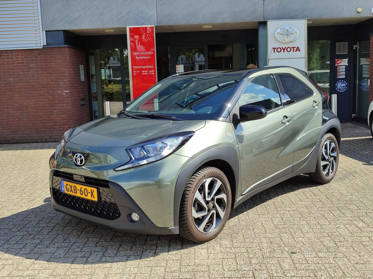 Toyota Aygo X - PULSE STOELVERW CAMERA 4S-BANDEN AD-CRUISE APPLE/ANDROID 17'' LM-VELGEN AIRCO BLUETOOTH - AutoWereld.nl