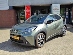 Toyota Aygo X - PULSE STOELVERW CAMERA 4S-BANDEN AD-CRUISE APPLE/ANDROID 17'' LM-VELGEN AIRCO BLUETOOTH