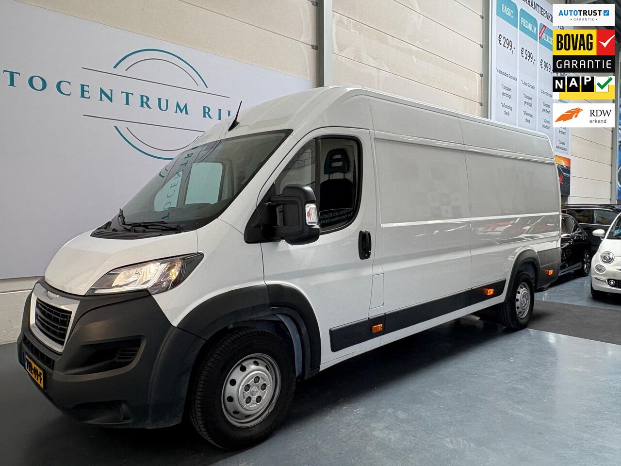 Peugeot Boxer - 435 2.2 BlueHDi 165 L4H3 Zwaar Premium 1 JAAR BOVAG GARANTIE - AutoWereld.nl