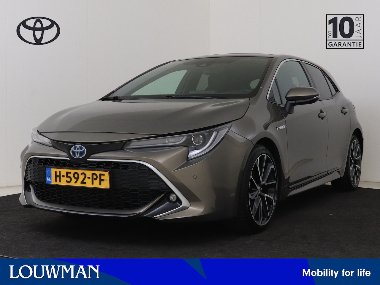 Toyota Corolla - 1.8 Hybrid Executive Pano I Navigatie I Climate Control I Cruise Control I Camera I Elektr - AutoWereld.nl