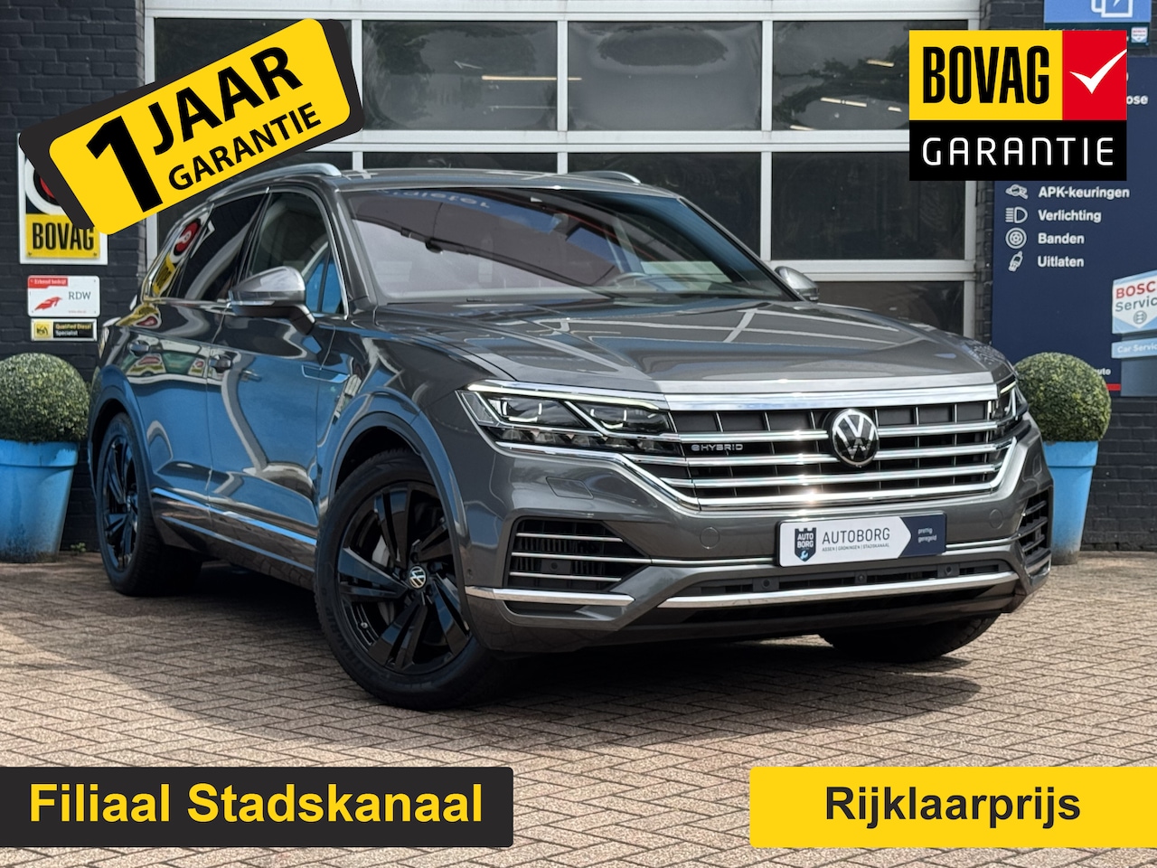 Volkswagen Touareg - 3.0 TSi eHybrid 4MOTION GRATIS Afleverpakket! | Luchtvering | Trekhaak | Panoramadak | - AutoWereld.nl