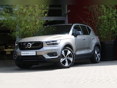 Volvo XC40 - Recharge P8 AWD R-Design | Pebble Grey | Trekhaak | Panoramadak | Memory | Pilot Assist