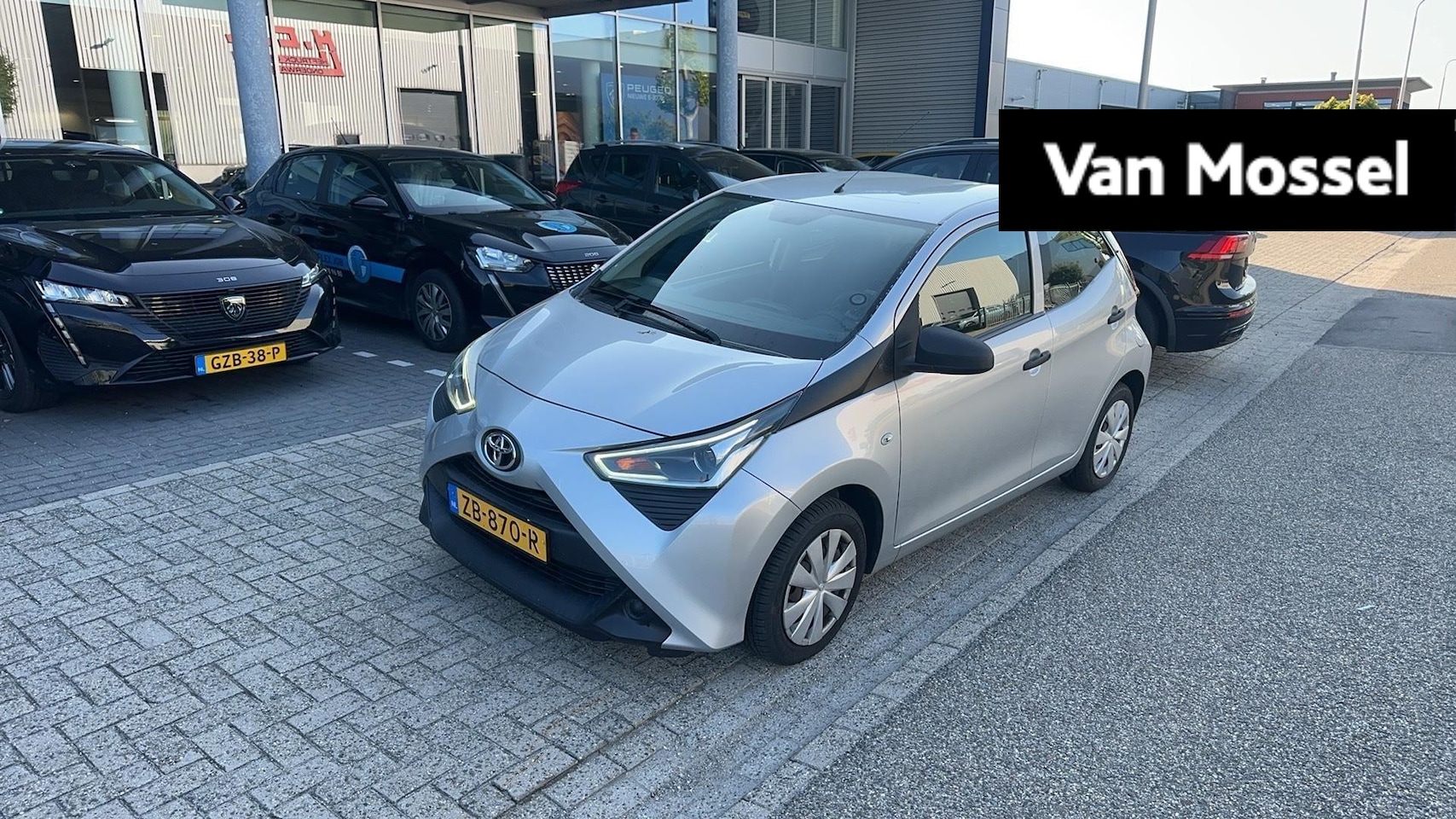 Toyota Aygo - 1.0 VVT-i x-fun | Airco | Elektrische ramen | Zuinig! - AutoWereld.nl