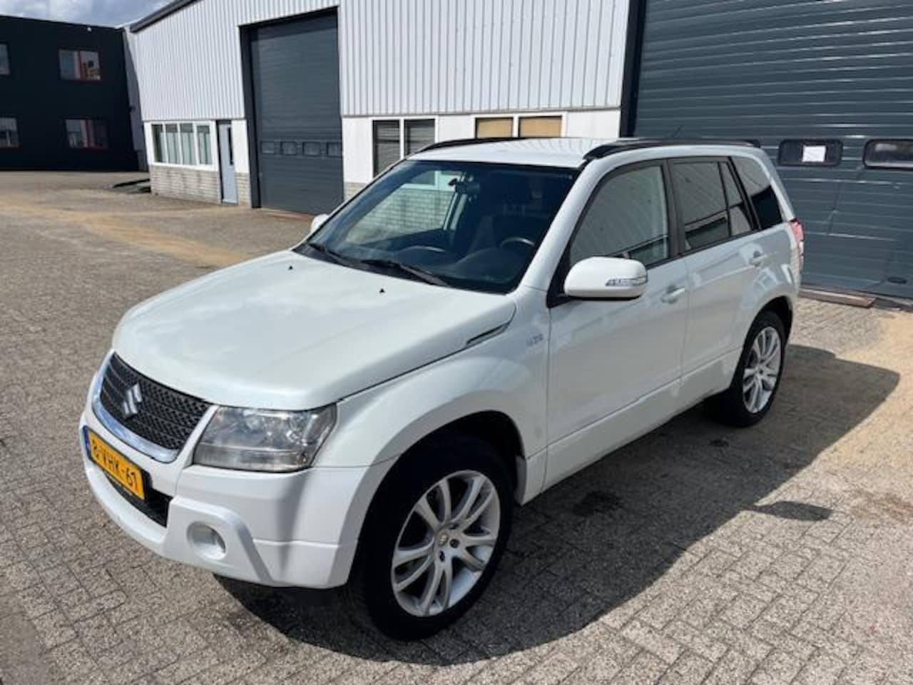 Suzuki Grand Vitara - 1.9 Comfort VAN (grijs kenteken) - AutoWereld.nl