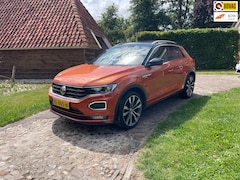 Volkswagen T-Roc - 1.5 TSI Sport- R LINE- Leer-Navi-Pano-Virtual-Trekhaak