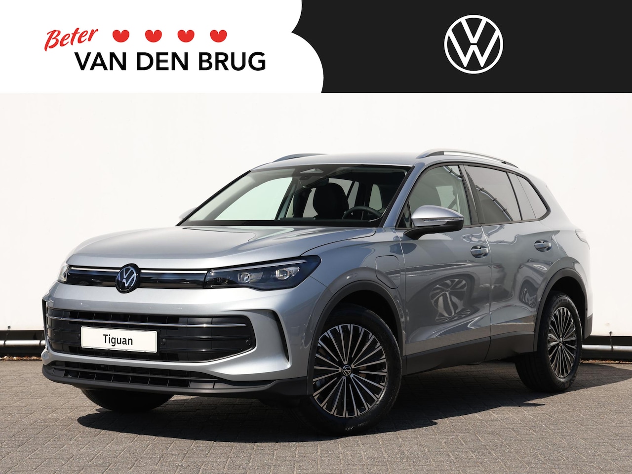 Volkswagen Tiguan - Life Edition 1.5 eHybrid 150 kW / 204 pk SUV 6 ver | Navigatie | Trekhaak | Stoelverwarmin - AutoWereld.nl