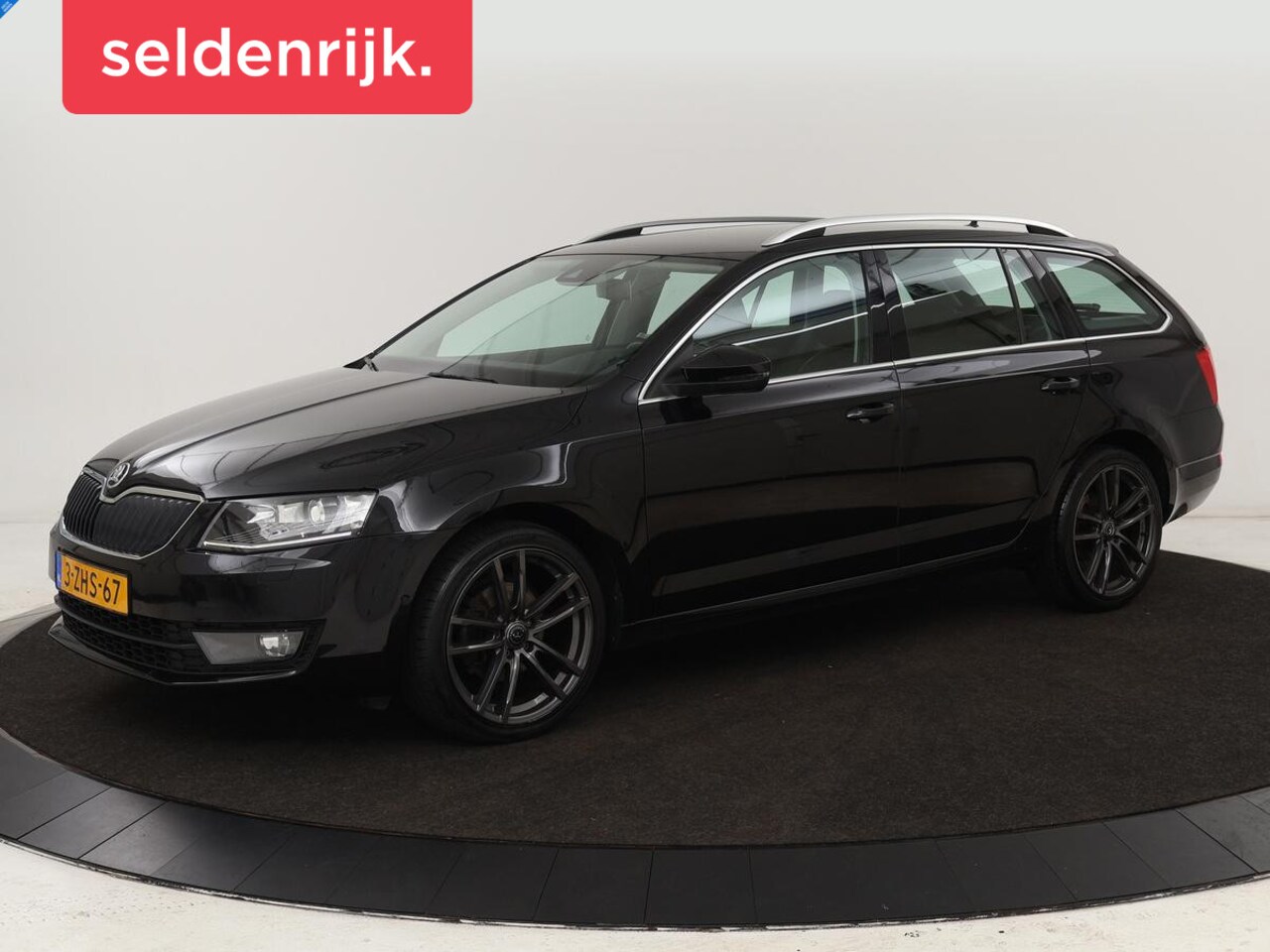 Skoda Octavia - 1.4 TSI Elegance | Leder | Stoelverwarming | Trekhaak | Xenon | Navigatie | Climate contro - AutoWereld.nl