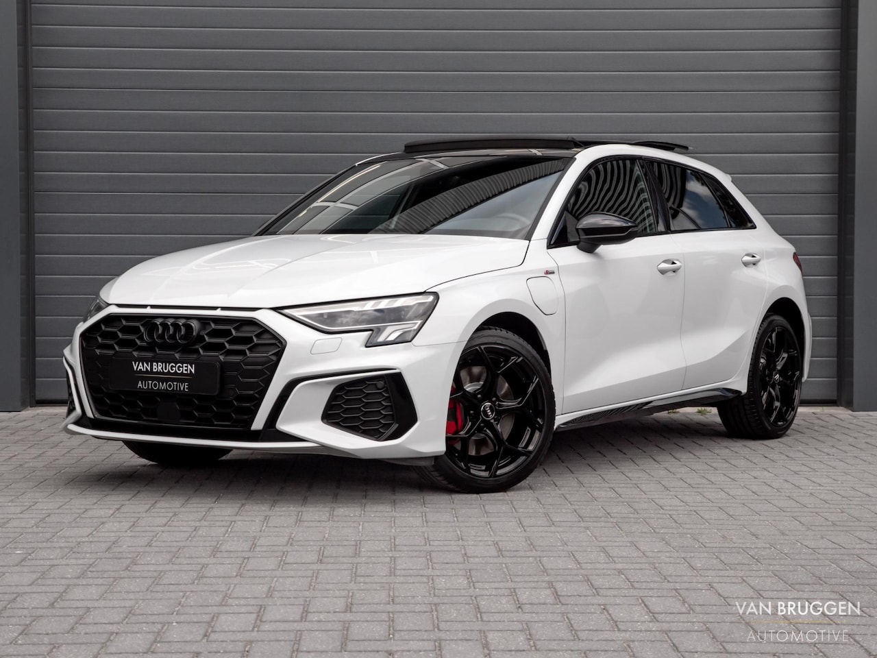 Audi A3 Sportback - 45 TFSI e S-Line Pano RS-Stoelen B&O Sfeer S3 BTW ACC Camera - AutoWereld.nl